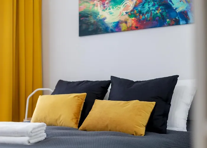 Yellow Sunset Apartment Warsaw